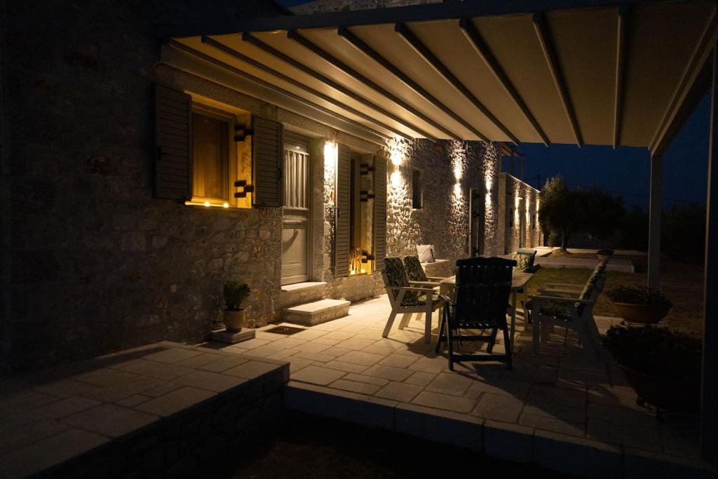 Posezení v ubytování Enada Suite & Olive Farm