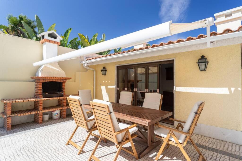 Balkón nebo terasa v ubytování Aroeira Sunny Villa