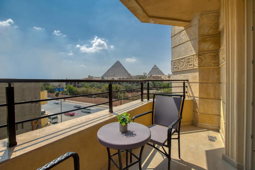 Balkón nebo terasa v ubytování Nozol Pyramids Hotel and Spa