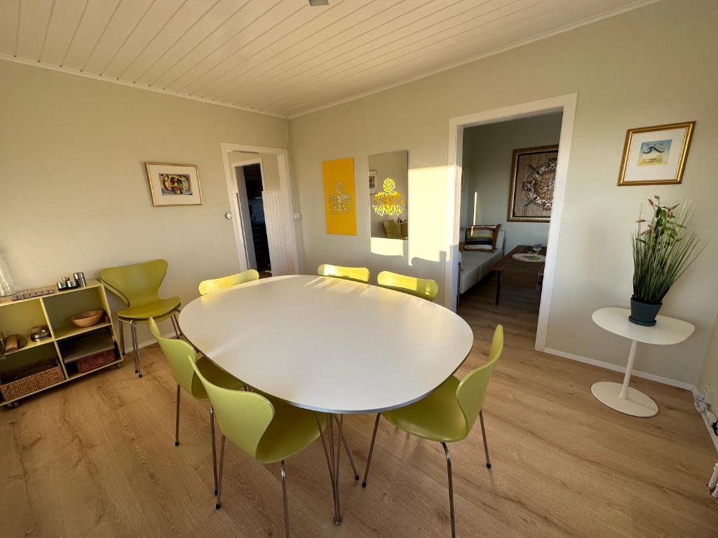Posezení v ubytování Vatnsholt in Snæfellsnes - Birta Rentals