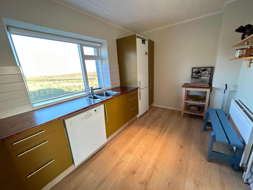 Kuchyň nebo kuchyňský kout v ubytování Vatnsholt in Snæfellsnes - Birta Rentals