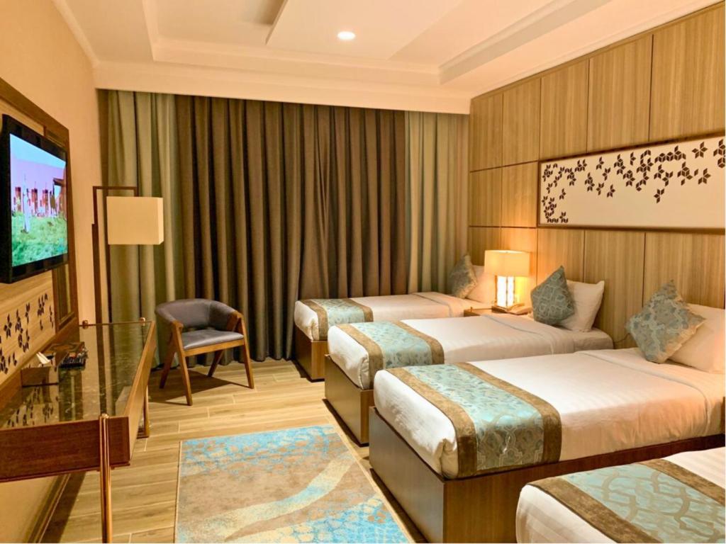 Midan Hotel & Suites Al Aziziya - Vierfachraum