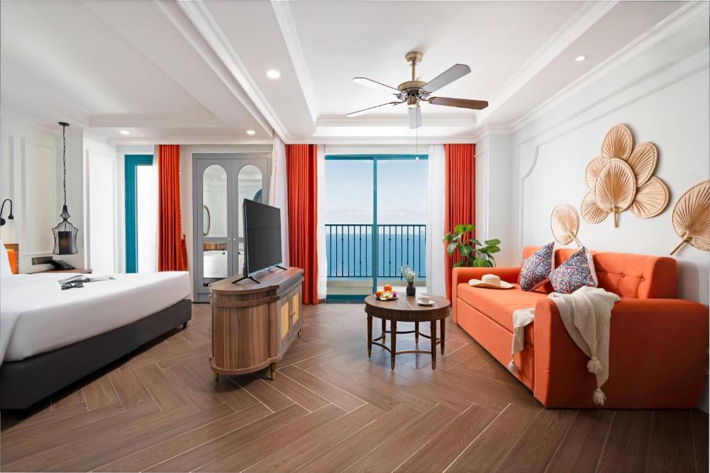 Giường trong phòng chung tại Pavillon Boutique Hotel & Apartment Nha Trang