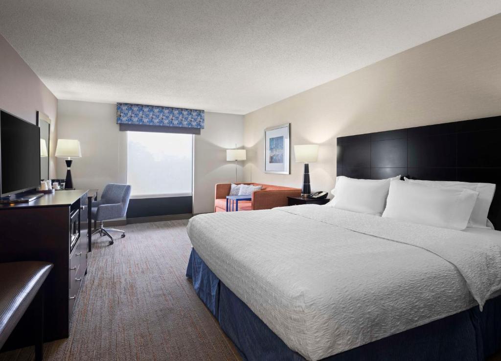 Hampton Inn & Suites Arundel Mills/Baltimore photo