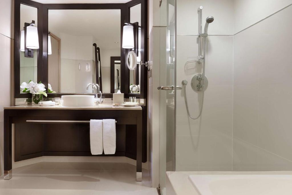 Millennium Hilton Bangkok - 5