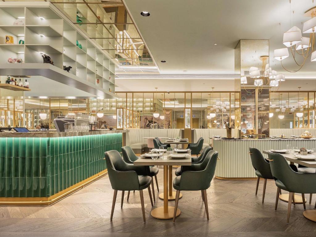 The Emerald House Lisbon - Curio Collection By Hilton, Lisbon – Updated  2024 Prices