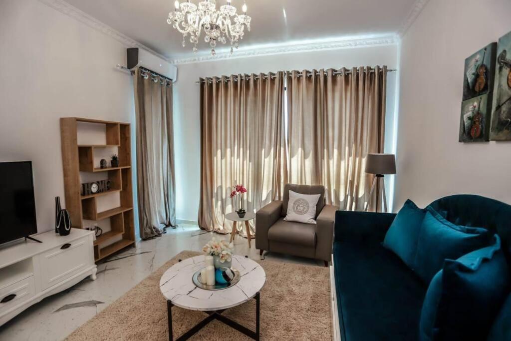 Luxurious Apartment at Square 21 - Image 5