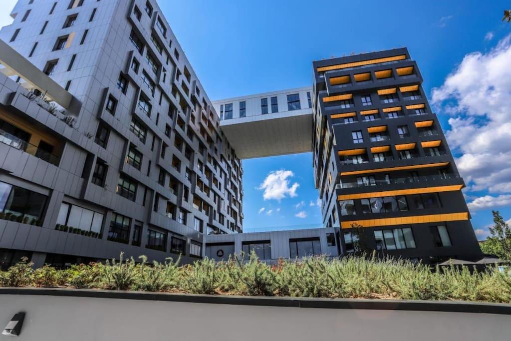 Luxurious Apartment at Square 21 - Image 8