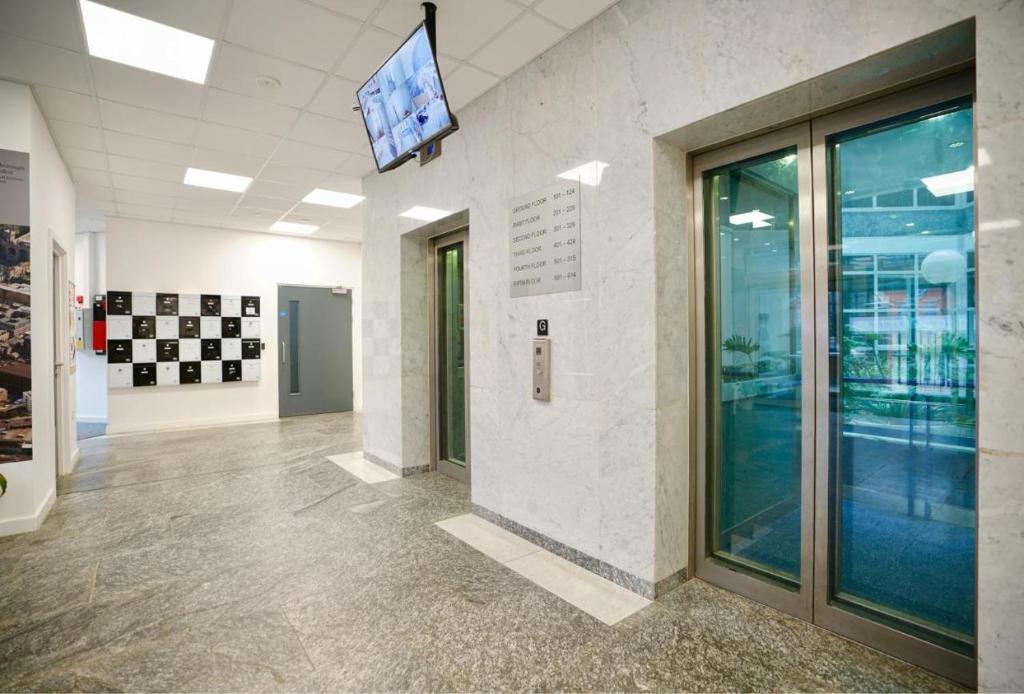 Fotografie z fotogalerie ubytování Bayard Plaza- One Bedroom Comfortable Apartment v destinaci Peterborough