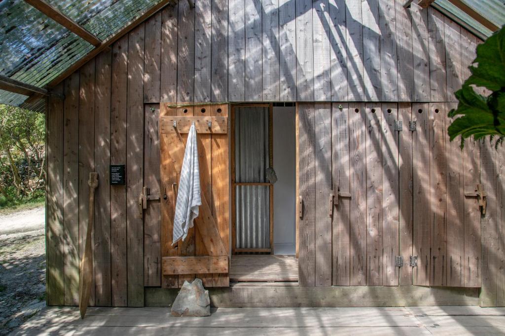 Gambar di galeri bagi K4 Kudhva Treehouse Cabin with sea view di Treknow