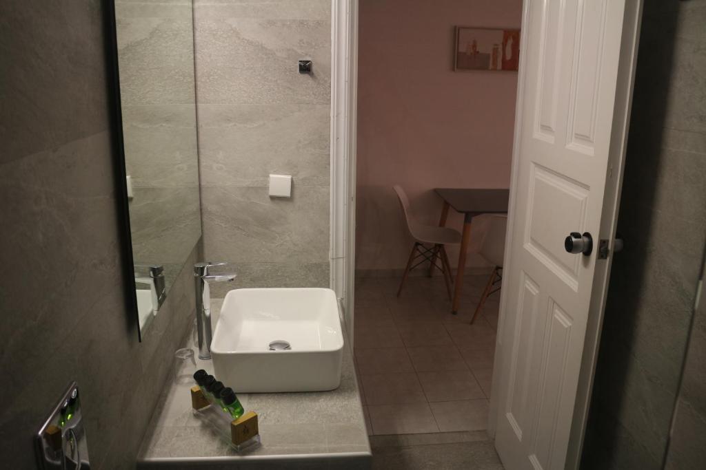 Petinaros Hotel - 12