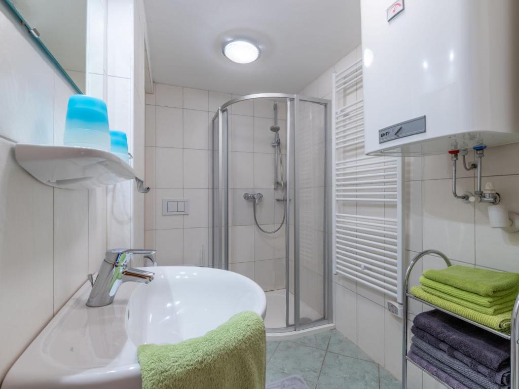 Kúpeľňa v ubytovaní Holiday Home Weissmann by Interhome