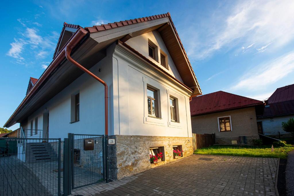 Budova, kde se prázdninový dům nachází
