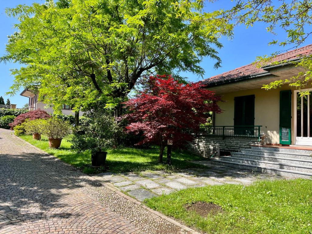 Zahrada ubytování LUKAS HOME CON IL CUORE Appartamento 3 camere al piano terra e appartamento 1 camera in taverna