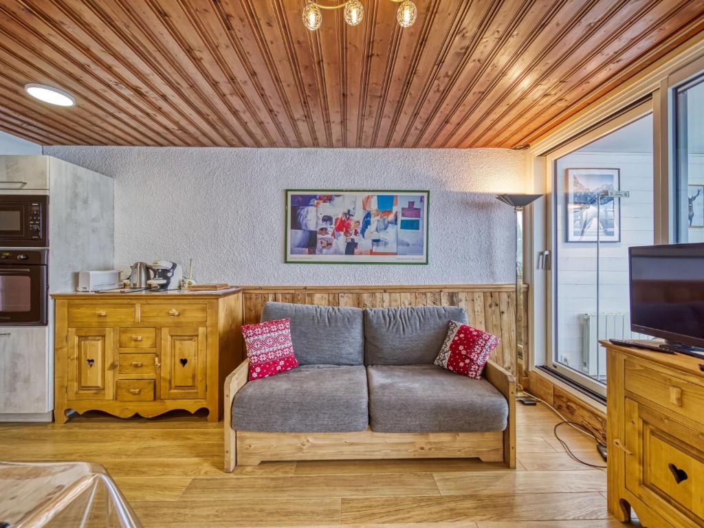 TV a/nebo společenská místnost v ubytování Apartment Serac R2 by Interhome
