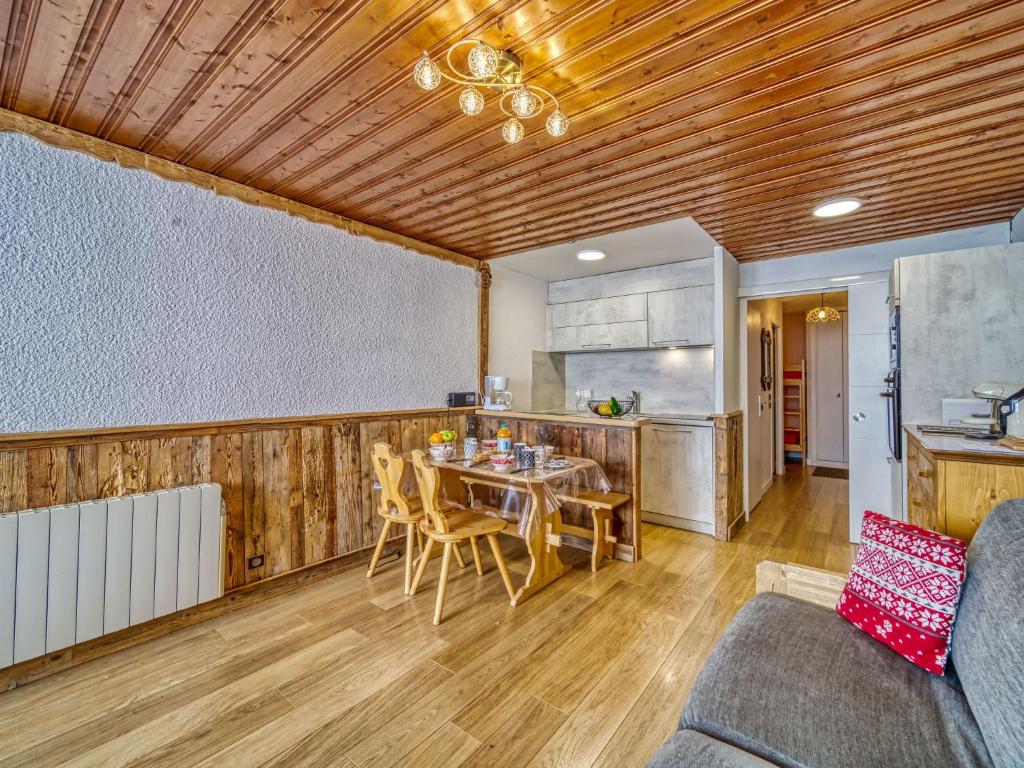 Kuchyň nebo kuchyňský kout v ubytování Apartment Serac R2 by Interhome