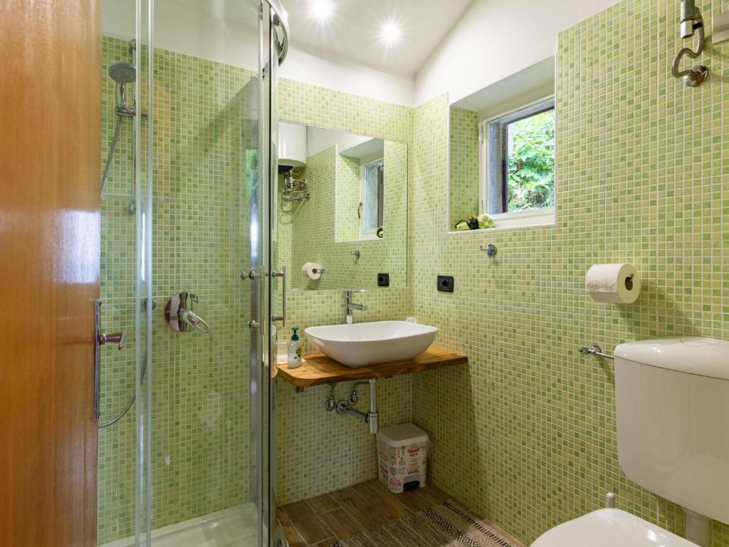 A bathroom at Holiday Home Munt del Nana by Interhome