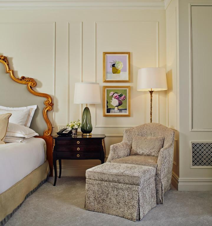 The Plaza - Grand Deluxe King Room