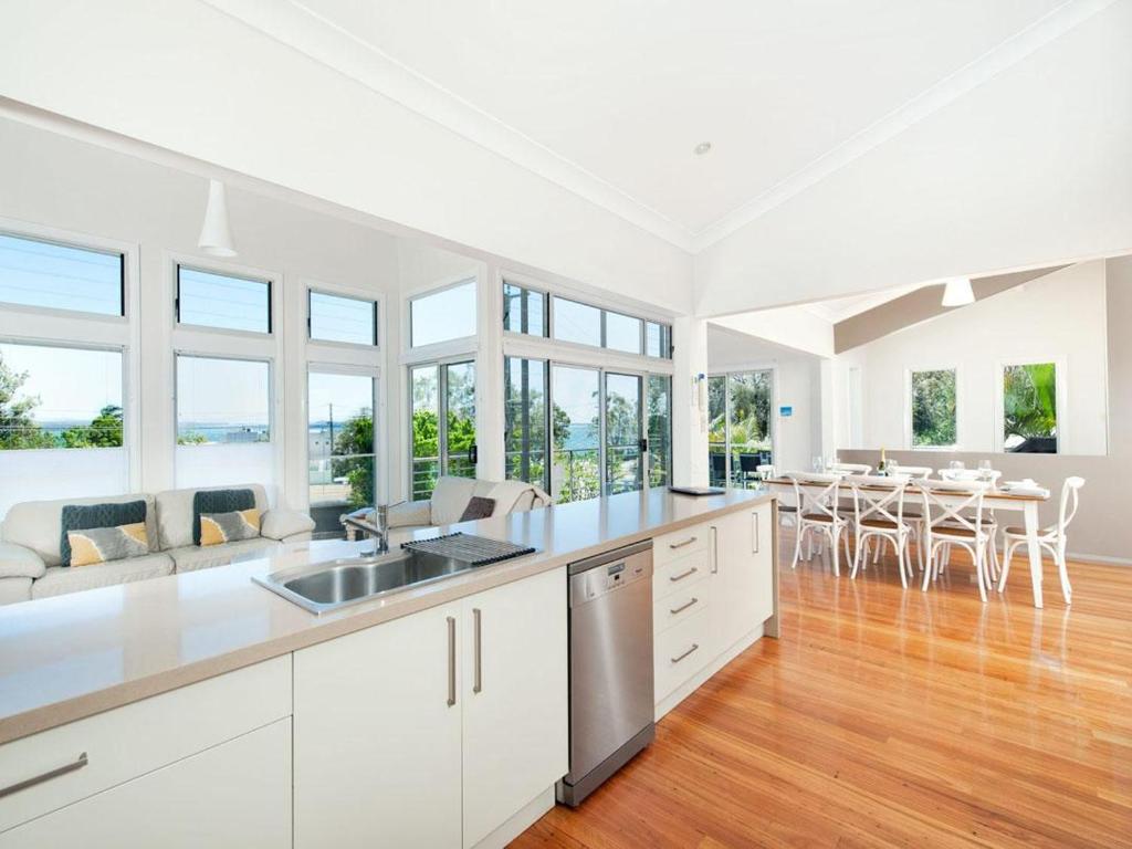 Fotografie z fotogalerie ubytování Beachside Haven - Your Perfect Oasis Home v destinaci Nelson Bay