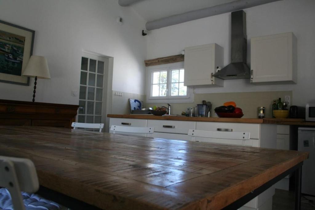 Una cocina o cocineta en Grande maison &agrave; Chaucre &agrave; 500 m de la plage