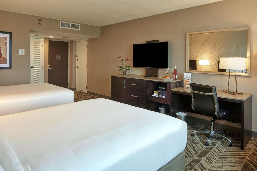 Hilton Cincinnati Airport photo