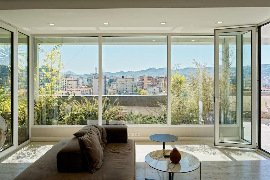 Luxurious Central Apartment - Image 6