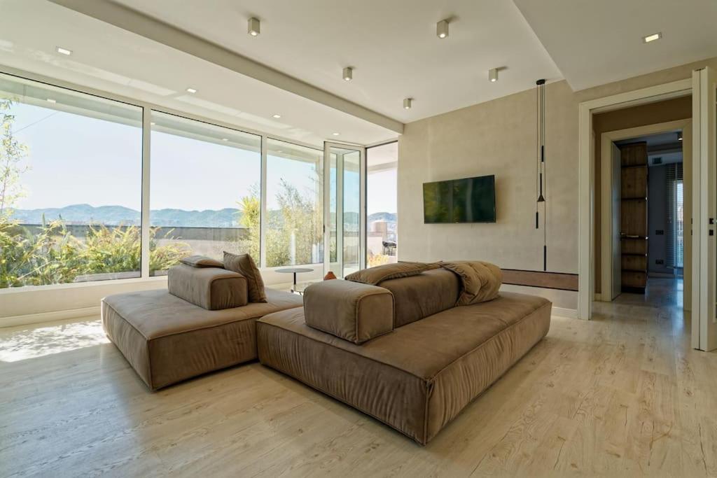 Luxurious Central Apartment - Image 5