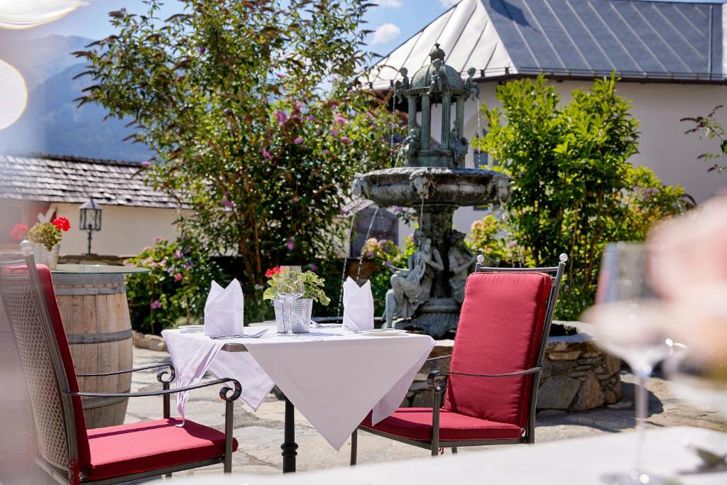 Aed väljaspool majutusasutust Hotel Schloss Mittersill