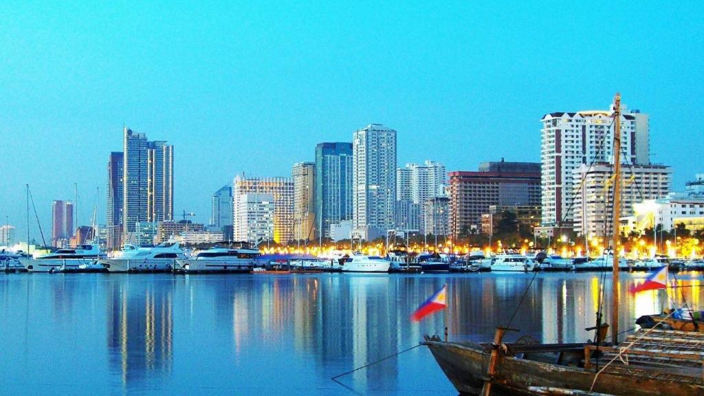 Nespecifikovaný výhled na destinaci Manila nebo výhled na město při pohledu z aparthotelu