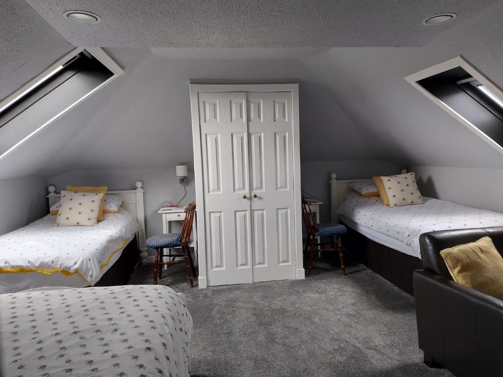 Langside Bed and Breakfast - Family Room