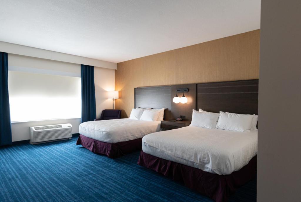 Walker's Bluff Casino Resort - Queen Room - Disability Access