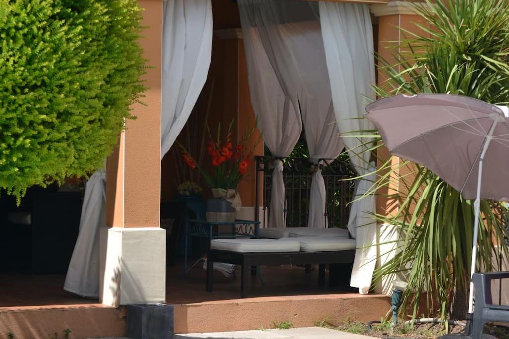 Zahrada ubytování "POUR VOUS" studio dans villa avec piscine