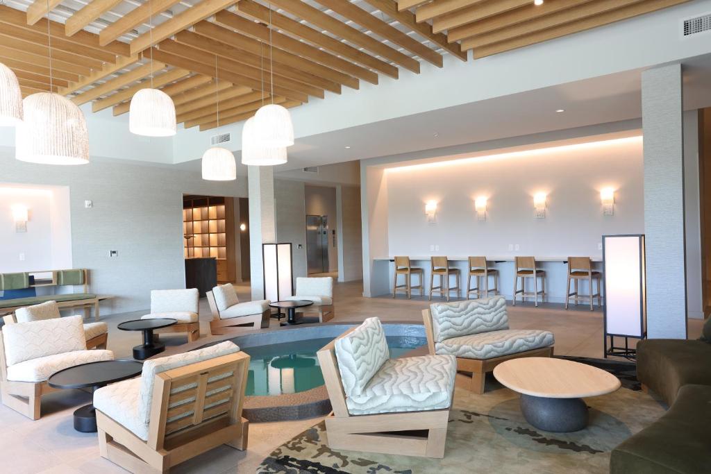 Posezení v ubytování Cedartree Hotel Portland Hillsboro