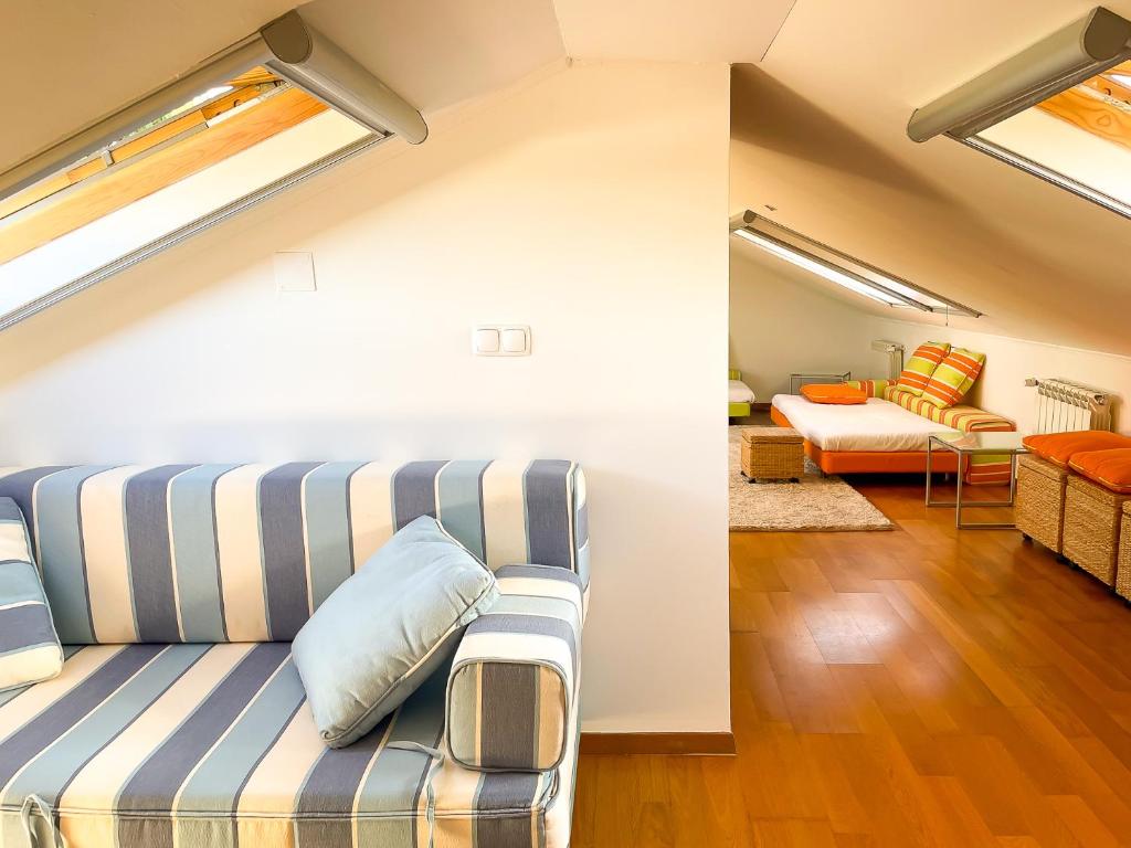 Quinta do Cutato - Beatriz Guest House - Sotão - Family Room With Private Bathroom