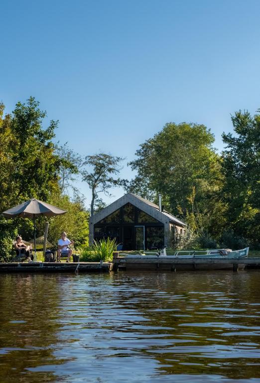 Pean-buiten Waterlodges - Three-Bedroom House