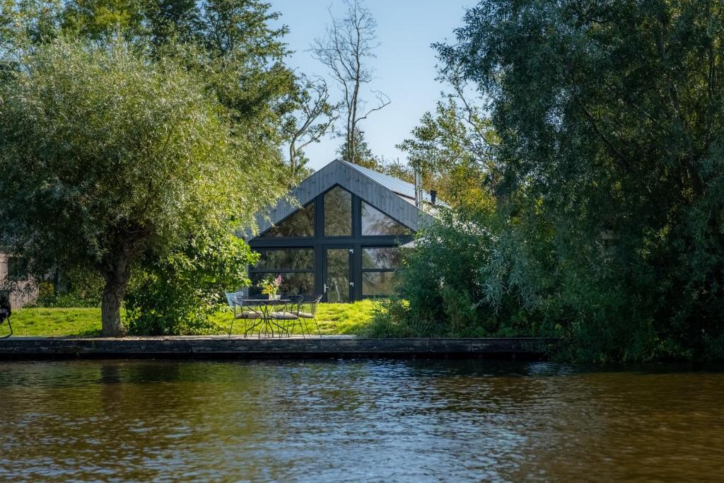 Pean-buiten Waterlodges - Three-Bedroom House