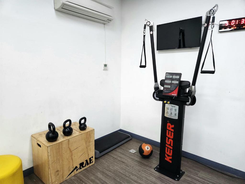 Fitness centrum a/nebo fitness zařízení v ubytování Flats Enseada Delphin