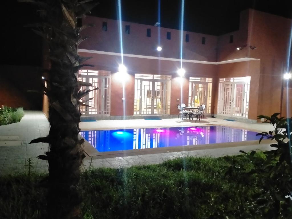 Swimming pool sa o malapit sa Villa Ni3ma