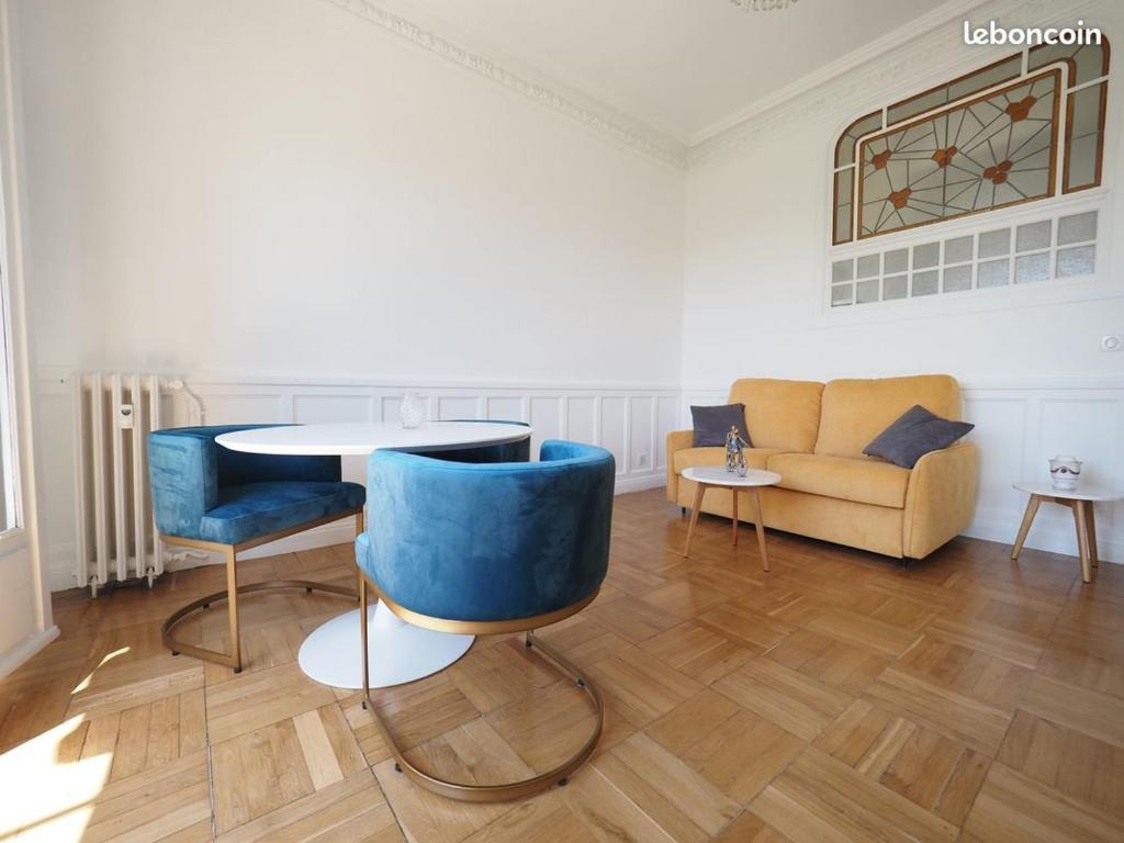 Photo de la galerie de l'établissement L'ASTORIA - Centre Ville - Proche des Thermes - Ancien Palace, à Vichy