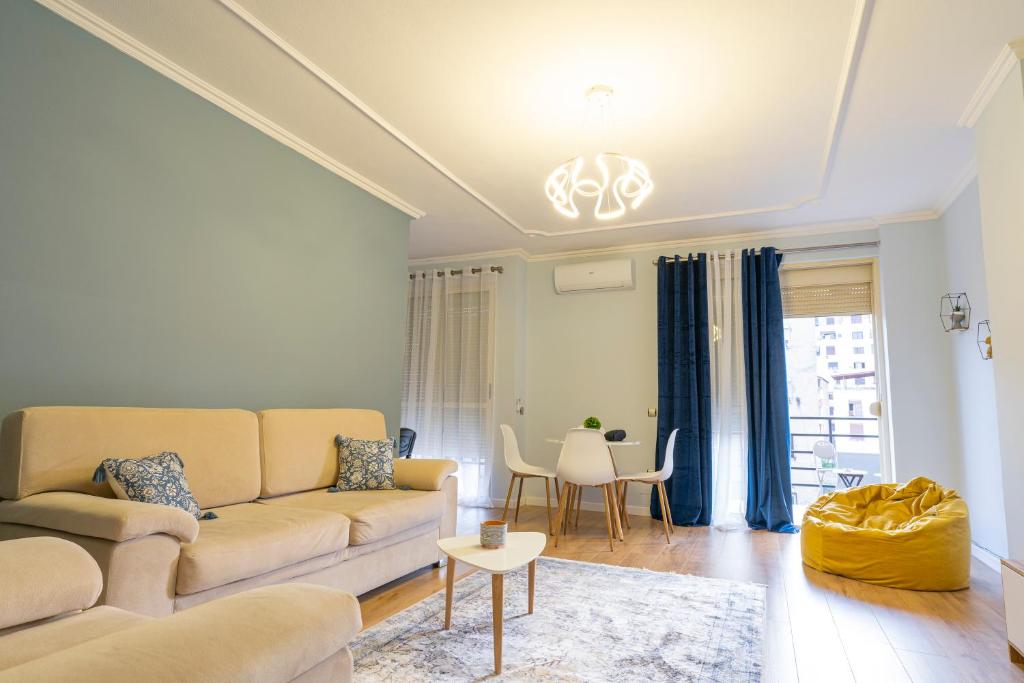 Cane Apartment New Bazaar - Image 9