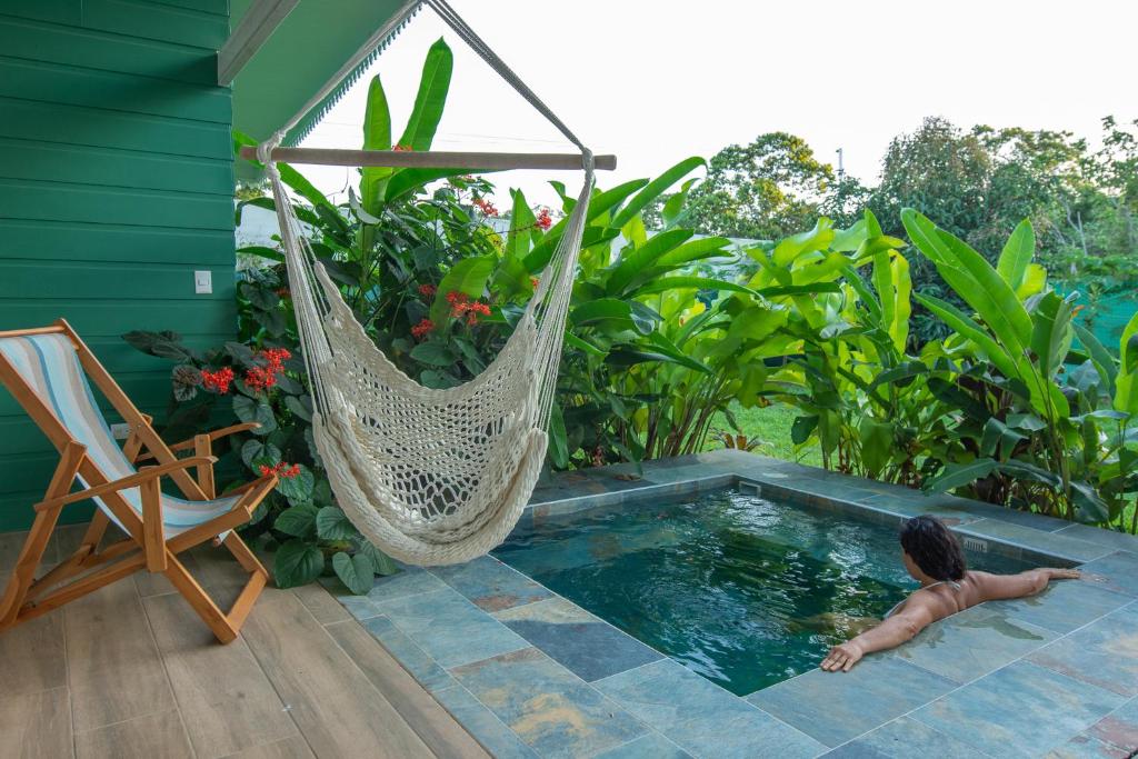 Zahrada ubytování Namaitamí Casa Hermosa con AC y piscina a Solo 650 Metros del Parque Nacional Cahuita