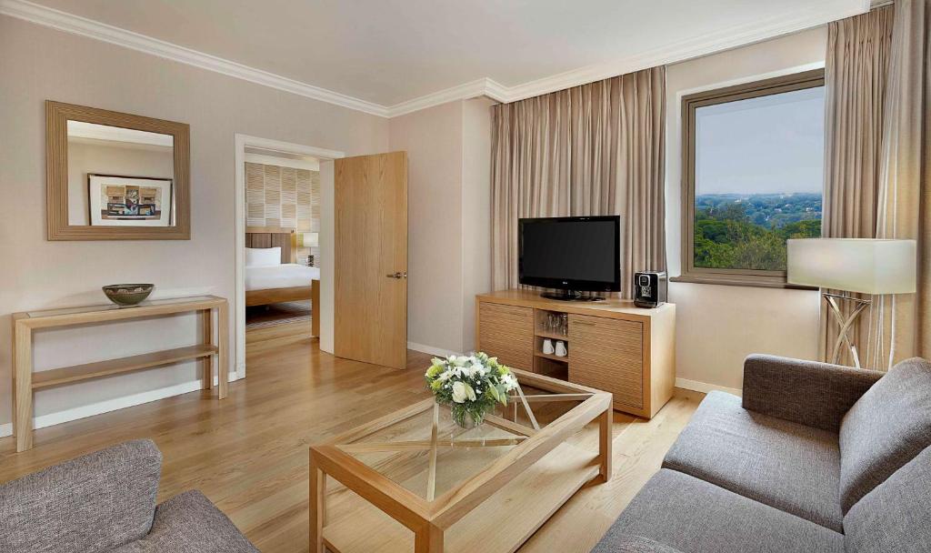 NH Johannesburg Sandton - Suite Deluxe с одной спальней