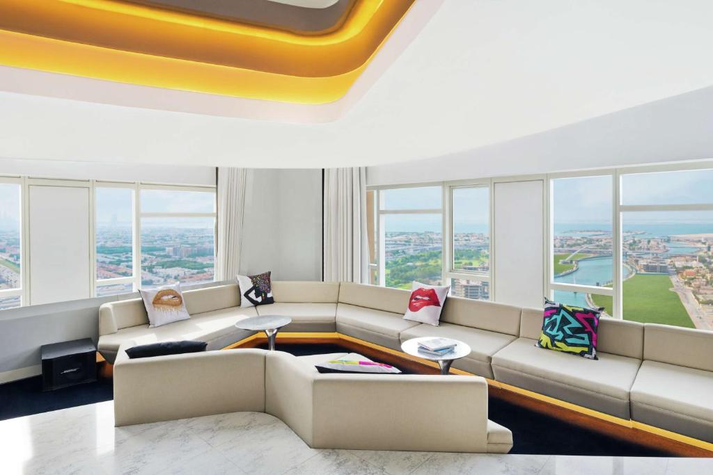 V Hotel Dubai, Curio Collection by Hilton، دبي – أحدث أسعار 2024