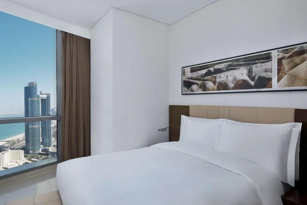 Two-Bedroom Apartment with Two Beds and Sea View