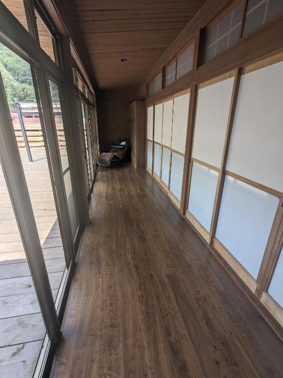 Fotografie z fotogalerie ubytování LOOP-shiso 宍粟市BBQとサウナでととのう天空回廊にたたずむ貸別荘 v destinaci Shiso