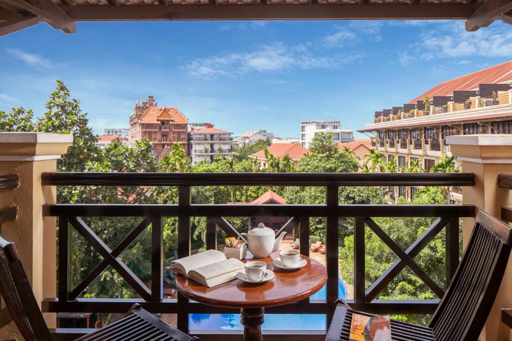 Angkor Paradise Hotel - Deluxe Twin Room With Balcony