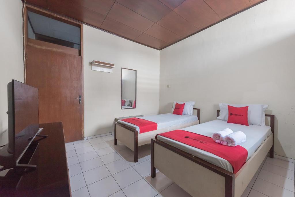 RedDoorz Syariah near Taman Kota Kuningan - Camera Doppia Standard