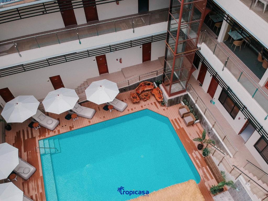 Bazén v ubytování Tropicasa Hotel nebo v jeho okolí