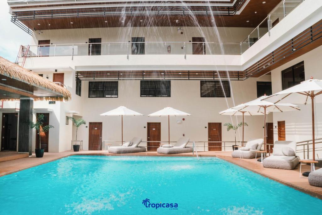 Bazén v ubytování Tropicasa Hotel nebo v jeho okolí