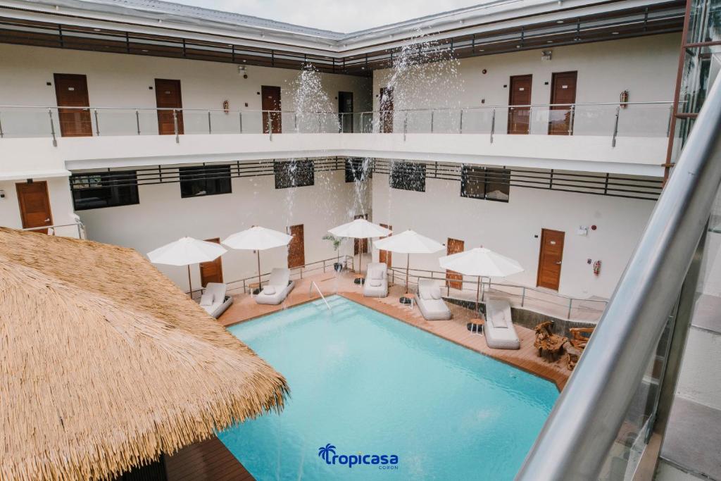 Bazén v ubytování Tropicasa Hotel nebo v jeho okolí